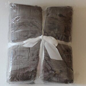 Beautiful Soft Cozy Blanket Throw, BRAND NEW, 62” x 48”, Dark Mocha Color